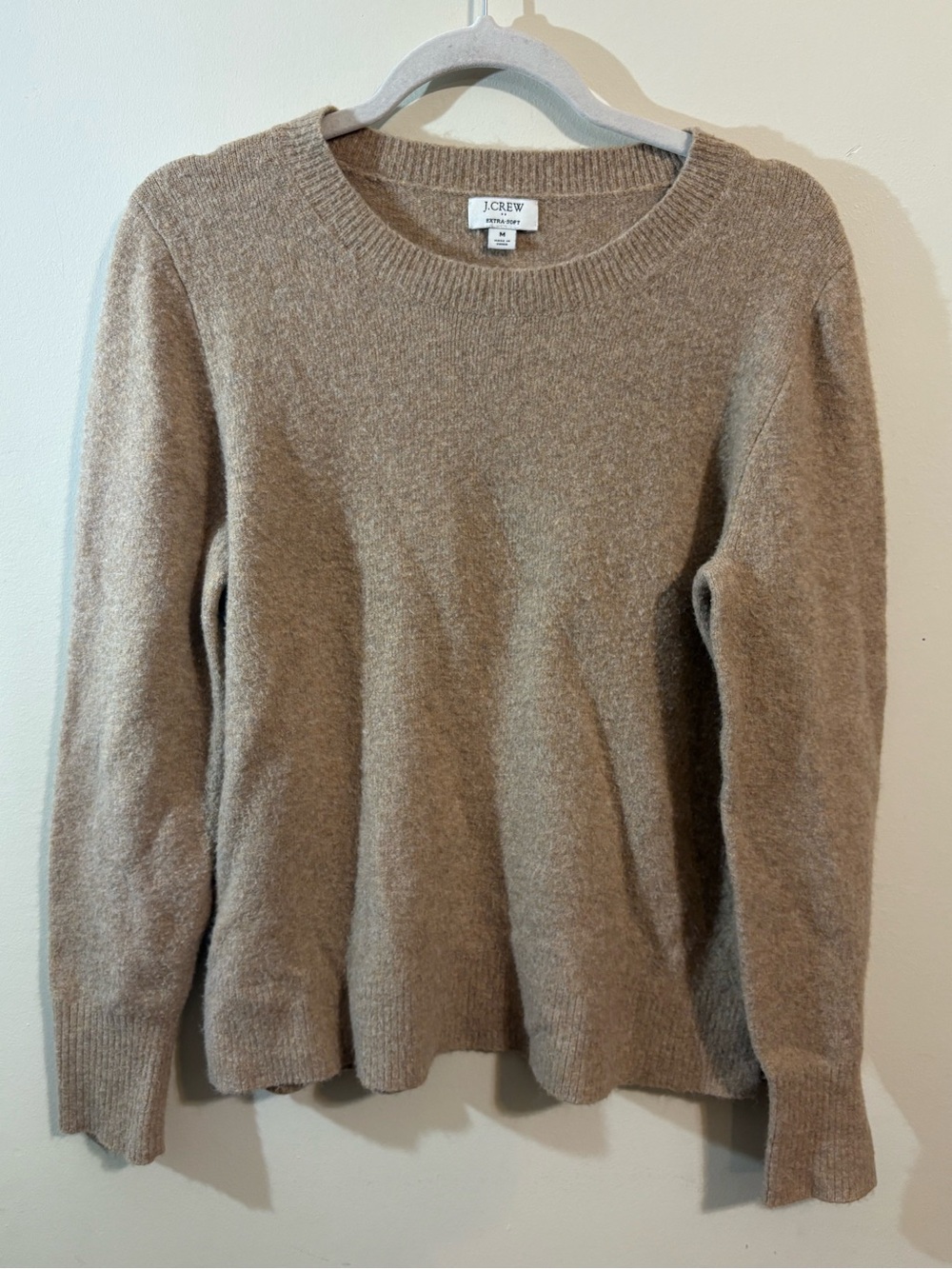 J.Crew‎ Extra-Soft sweater Women’s Medium ribbed crew neck khaki tan camel color